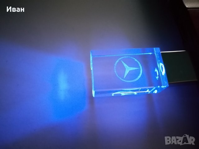 Светеща УСБ USB flash флаш памет стъкло с емблема на марка кола автомобил джип мотор + Подарък, снимка 13 - Аксесоари и консумативи - 30945988