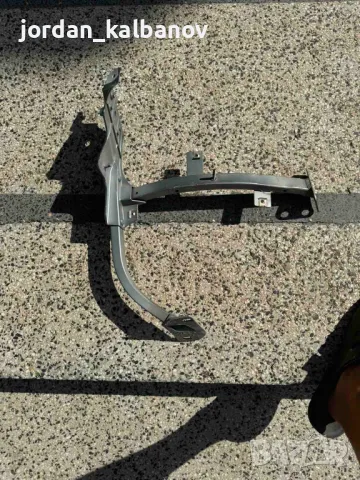 Лява основа или държач на преден ляв калник на Ауди Audi A8 H4 D4 само за 150лв. 4h0821393 4h0821233, снимка 2 - Части - 47429187