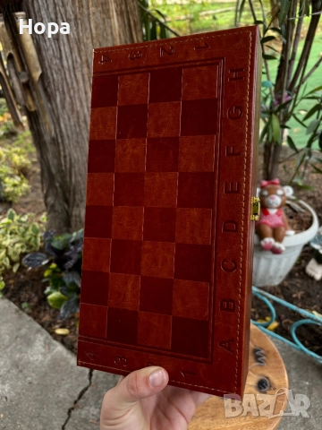 Шах в кожена кутия с дървени фигури + магнит , снимка 4 - Шах и табла - 52326927