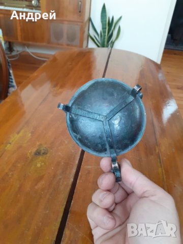 Стар пепелник от кована мед, снимка 4 - Други ценни предмети - 31615154