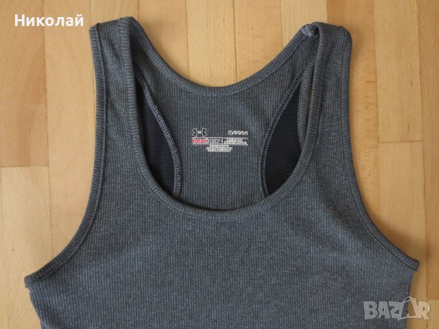 Under Armour Fitted Sports Tank, снимка 3 - Потници - 37354589