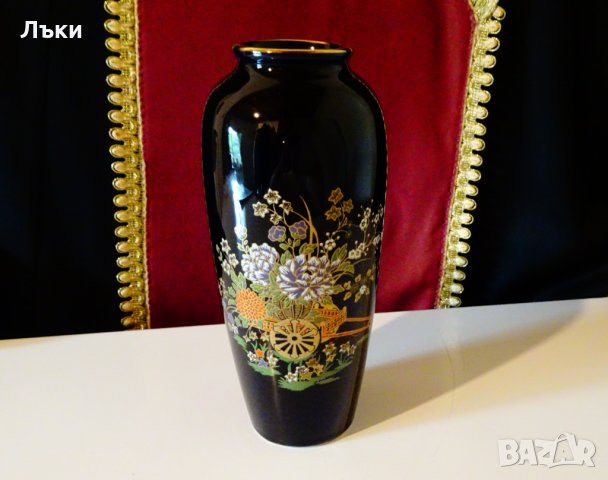 Ваза японски порцелан,злато,кобалт 22 см. 