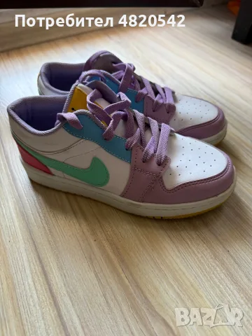 Маратонки  NIKE