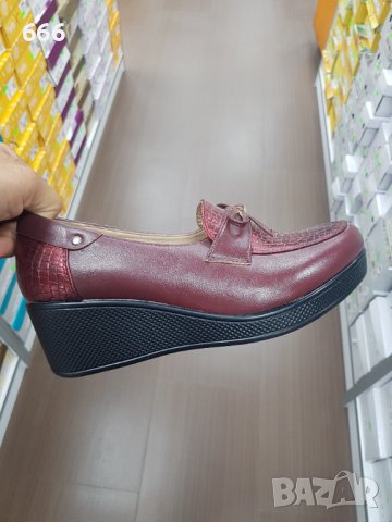 Обувки, снимка 1 - Дамски ежедневни обувки - 42394421