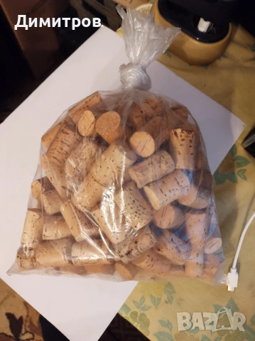 Коркови тапи около 100бр.