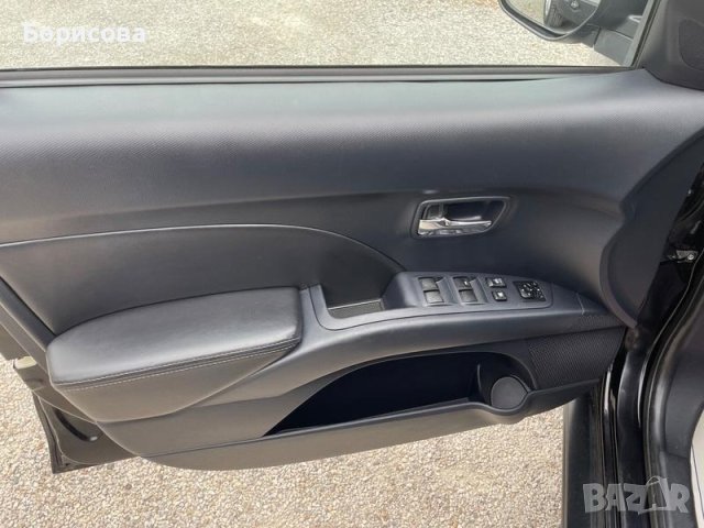 Интериори за 2008 Misubishi Outlander Peugeot 4007  Citroen c-crosser 