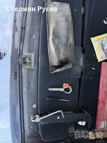 0402 оригинален крик + кука  за opel zafira a цена 20 евро общо оригнален крик + кука за теглене + о