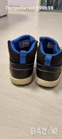 Adidas , снимка 2 - Детски маратонки - 35571030