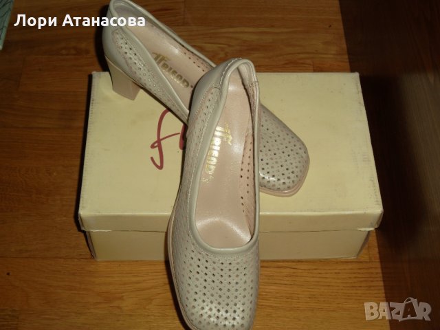 Свеж цвят и класическа визия с дамски обувки на среден ток с перфорация, снимка 6 - Дамски обувки на ток - 30408823