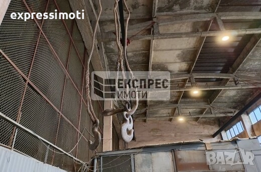 Склад с кран, в района на ЗПЗ, снимка 2 - Складове - 53283000