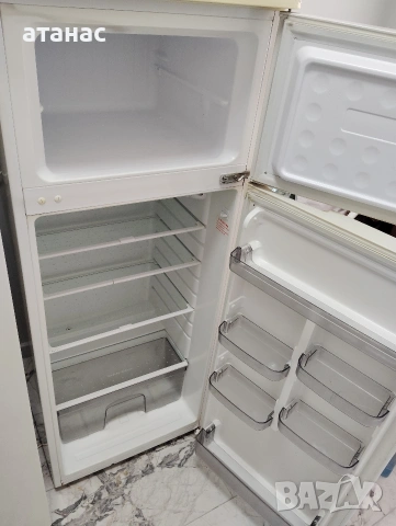Хладилник с горна камера, снимка 6 - Хладилници - 54088127