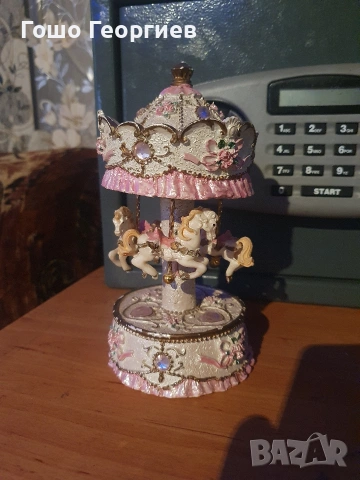 Керамична музикална въртележка