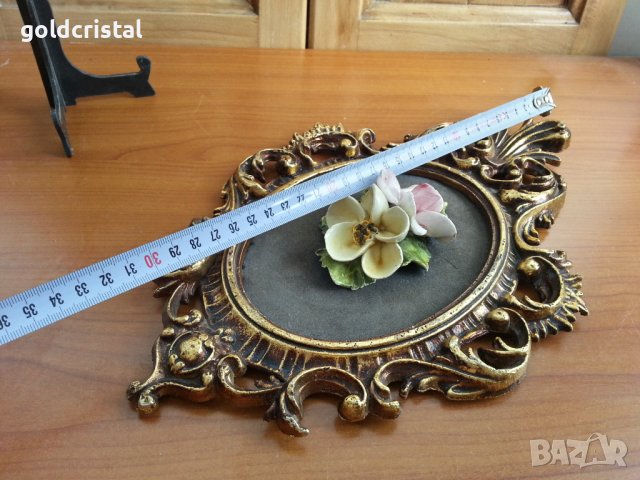 Порцелан пано капидомонте в месингова рамка , снимка 2 - Антикварни и старинни предмети - 37954174