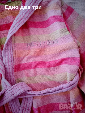 Детски халат с чехлички и Пончо Barbie- LC Waikiki , снимка 3 - Хавлии и халати - 49571769