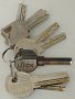 9 бр.супер секретни месингови ключа, снимка 1 - Ключове - 44352964