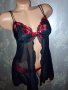 Секси нощничка от черен тюл с флорални бродерии в червено 80 С, снимка 1 - Бельо - 30822543