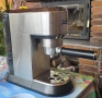 Продавам еспресо кафемашина Delonghi Dedica EC685, снимка 2