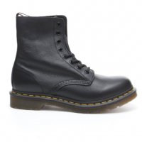 Dr. Martens Оригинални боти!, снимка 1 - Дамски боти - 38305323