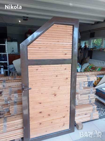 Алуминиева врата със скосяване за таванско помещение, снимка 1