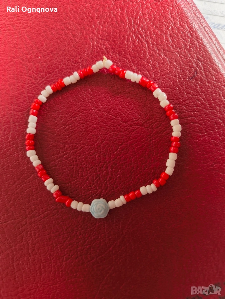 Мартеници и гривни, снимка 1