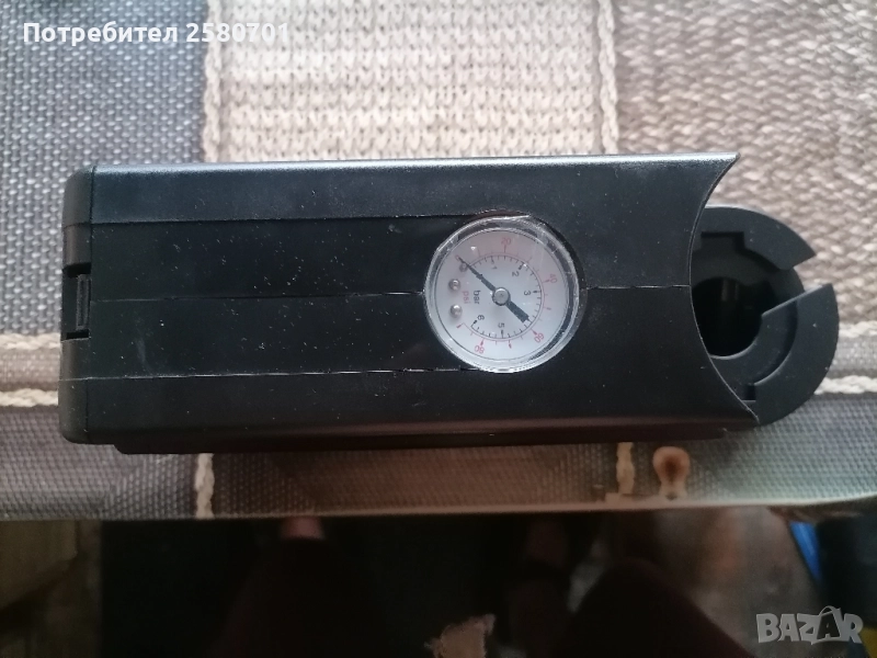 Продавам оригинален компресор за помпане на гуми с кука за теглене за Фиат , снимка 1