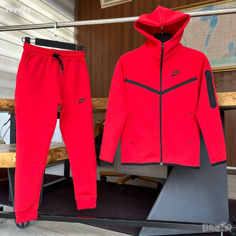 Nike Tech Червен Детски Екип , снимка 1
