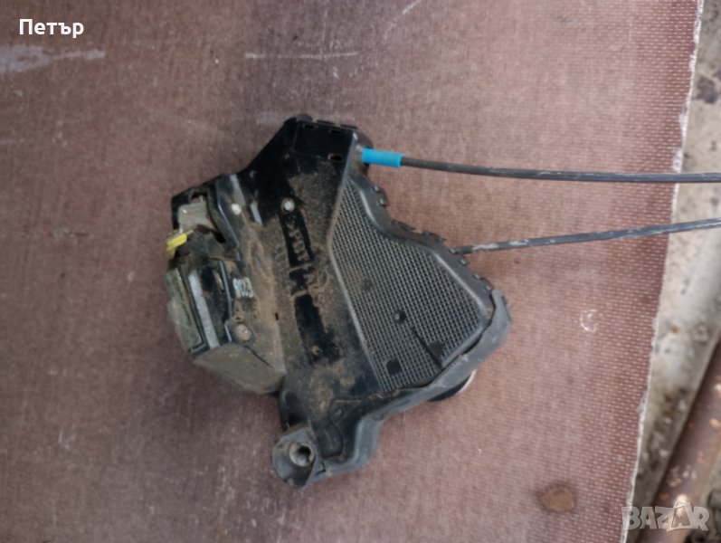 Предна лява брава за врата тойота Авенсис Т25 , снимка 1