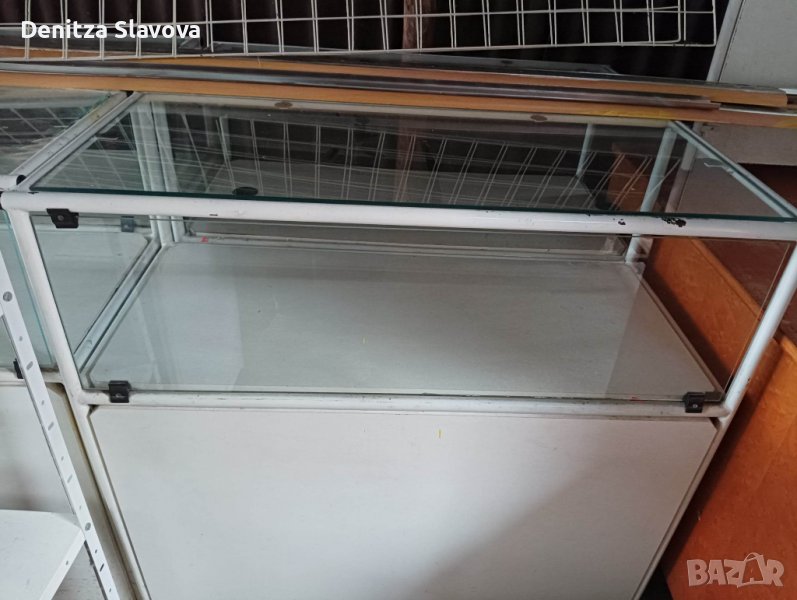 Стъклена витрина , снимка 1