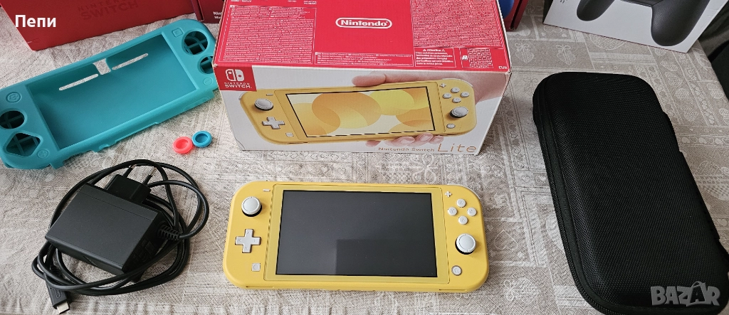 Nintendo Switch Lite Yellow 32 GB + 128GB карта, снимка 1