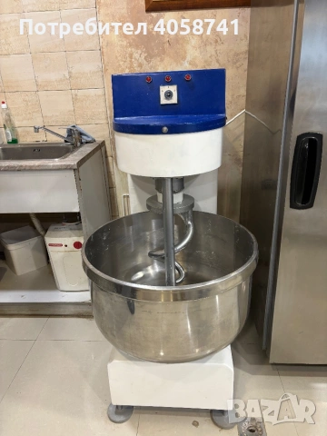 Професионален миксер за тесто