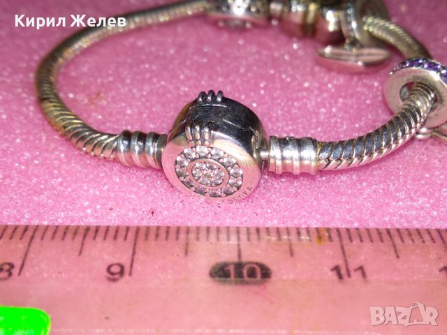 PANDORA ПРЕКРАСНА ГРИВНА с ИСКРЯЩИ КРИСТАЛИ и ЕМАЙЛ МНОГО ЕФЕКТНА КРАСИВА 31185, снимка 17 - Гривни - 44406326