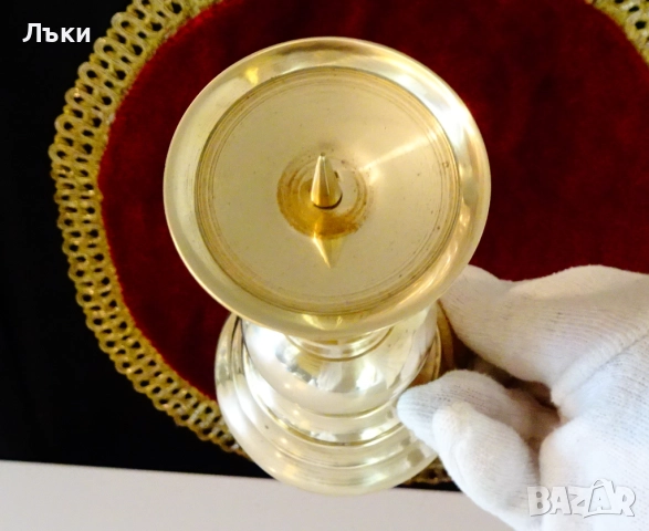Бронзов свещник с ефектен дизайн. , снимка 3 - Антикварни и старинни предмети - 52121416