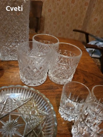Кристален комплект шише и чаши, снимка 4 - Сервизи - 38039428