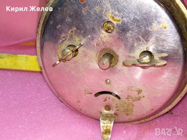 РОДИНА Стар КОЛЕКЦИОНЕРСКИ МЕХАНИЧЕН БЪЛГАРСКИ БУДИЛНИК РАНЕН СОЦ 43679, снимка 11 - Антикварни и старинни предмети - 44464047