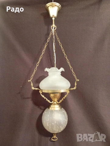 Старинен бароков полилей със стъклен абажур