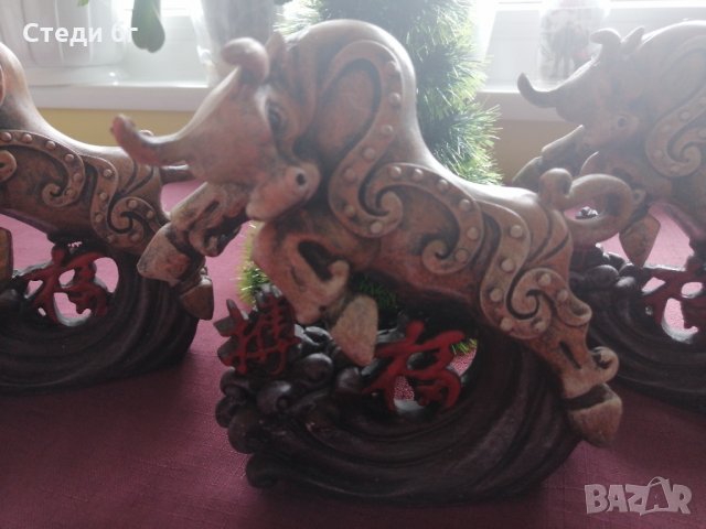 Сувенир на бик , снимка 2 - Статуетки - 31180608