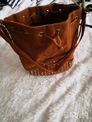 Страхотна чанта торба с връзки и златни шипчета, снимка 5 - Чанти - 36719538