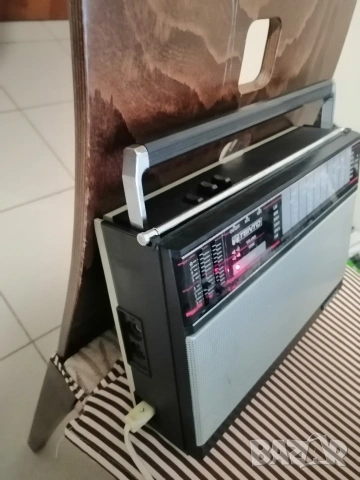 Ретро радиоприемник VEF 221 ВЕФ221 от СССР , снимка 3 - Радиокасетофони, транзистори - 54174793