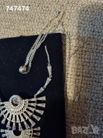 Колие SWAROVSKI, снимка 4 - Колиета, медальони, синджири - 52817547