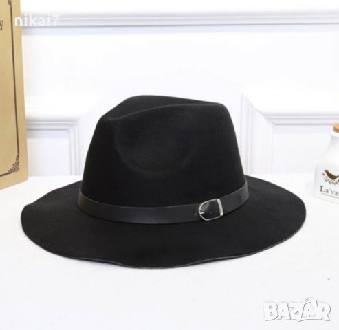 Дамска шапка с периферия и кожено коланче от материя която не се мачка, снимка 2 - Шапки - 42065737