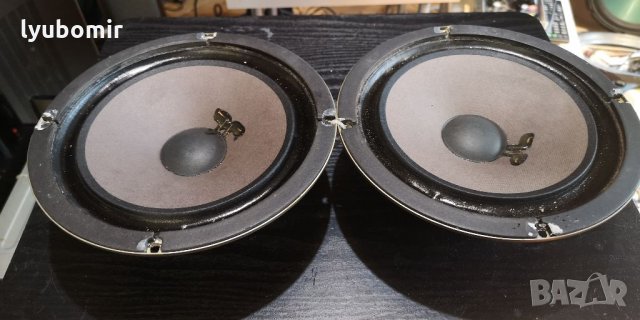 Осем инчови баси. 