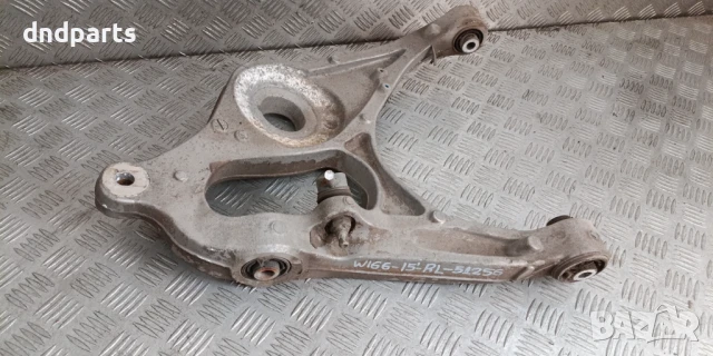 Носач Mercedes ML W166 2015г.(заден ляв)	