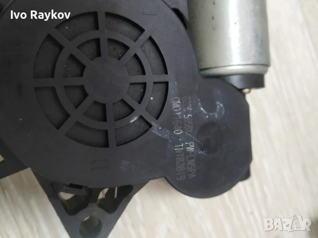 Ляво и дясно моторче стъклоповдигач за Mazda 3 Sport 5 6 CX-7 CX-9 RX8 G22C5958X , снимка 7 - Части - 51221505