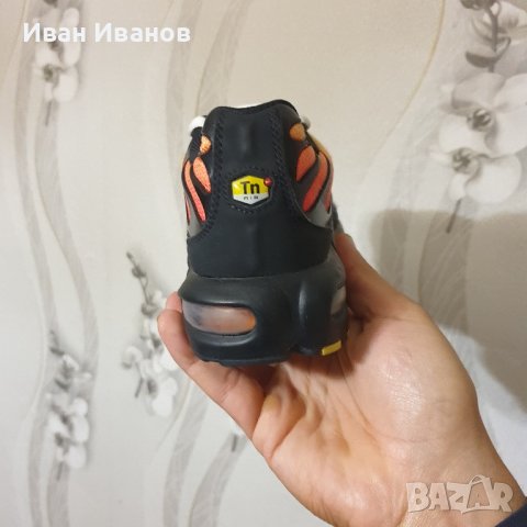 оригинални маратонки  Nike Air Max Plus Black Habanero Red номер 38, снимка 13 - Маратонки - 40672421