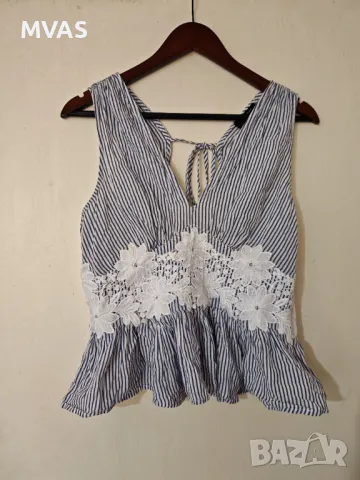 Нов топ синьо бяло райе с цветя L размер 