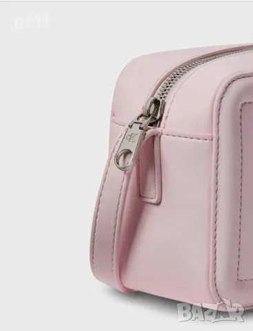 Оригинална чанта Calvin Klein , снимка 2 - Чанти - 56048726