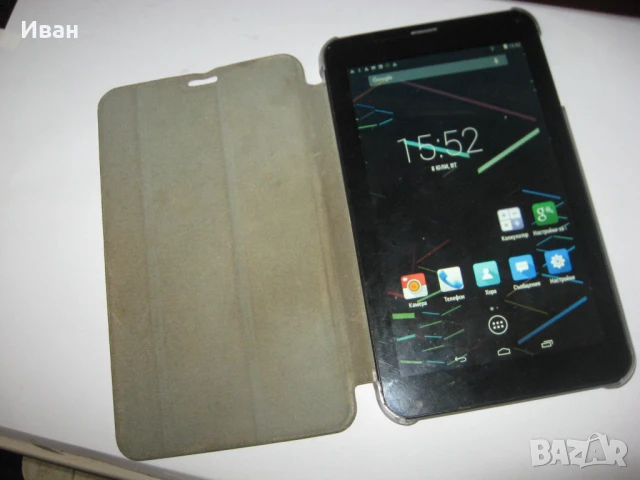 таблети и компютърни компоненти