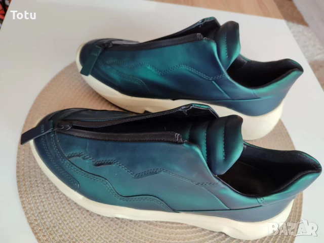 Спортни обувки Ecco №39, снимка 2 - Дамски ежедневни обувки - 50632260