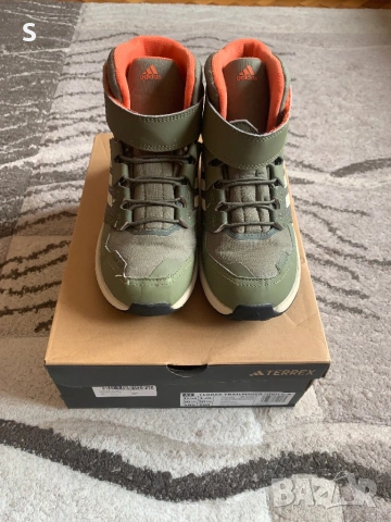 Детски Боти Adidas 30 1/2 НОВИ, снимка 2 - Детски боти и ботуши - 53946249