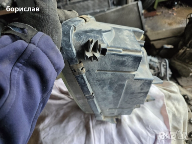 Десен фар за Ауди а4 б5, снимка 4 - Части - 52355661